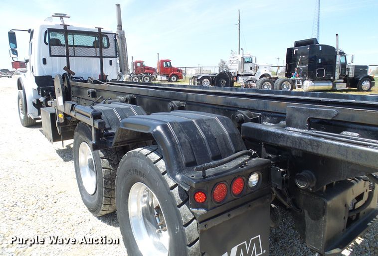 image for item DG2115 2007 Freightliner Business Class M2  roll off container truck