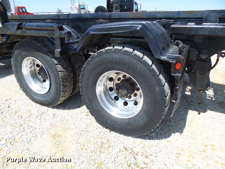 image for item DG2115 2007 Freightliner Business Class M2  roll off container truck