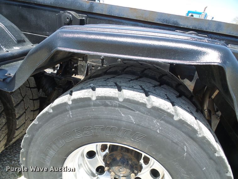 image for item DG2115 2007 Freightliner Business Class M2  roll off container truck