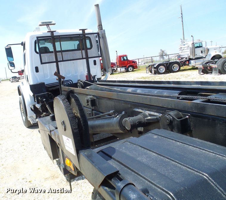 image for item DG2115 2007 Freightliner Business Class M2  roll off container truck