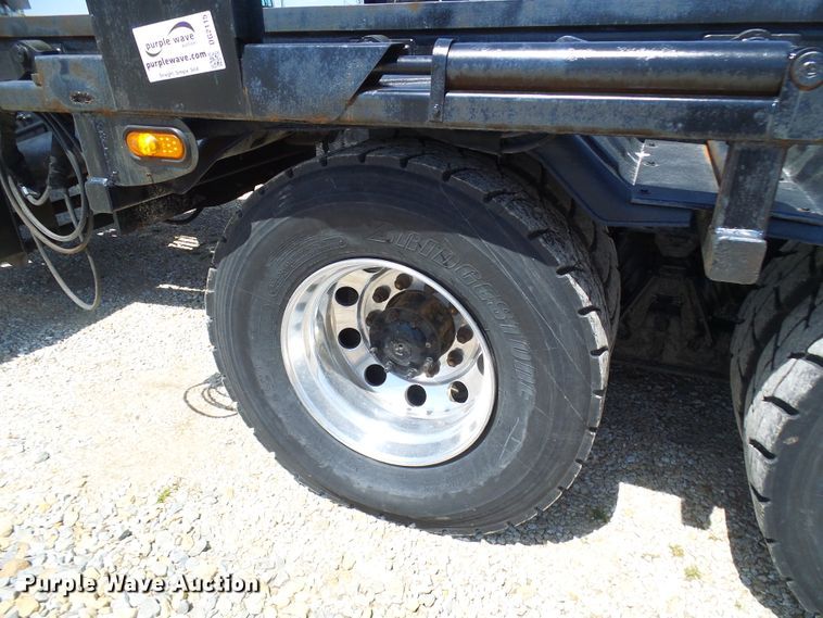 image for item DG2115 2007 Freightliner Business Class M2  roll off container truck