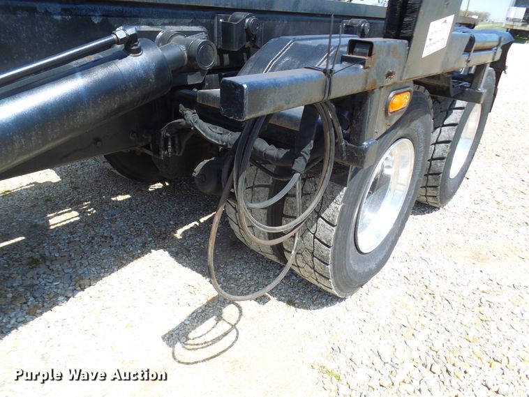 image for item DG2115 2007 Freightliner Business Class M2  roll off container truck