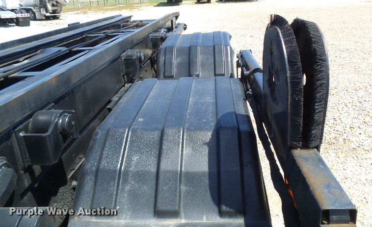 image for item DG2115 2007 Freightliner Business Class M2  roll off container truck