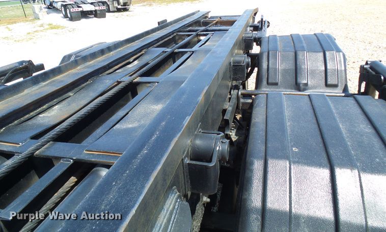 image for item DG2115 2007 Freightliner Business Class M2  roll off container truck