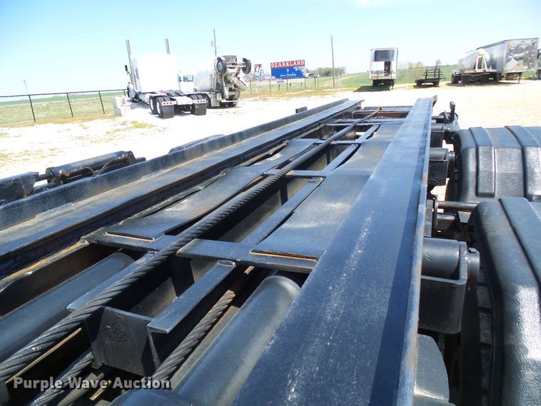 image for item DG2115 2007 Freightliner Business Class M2  roll off container truck