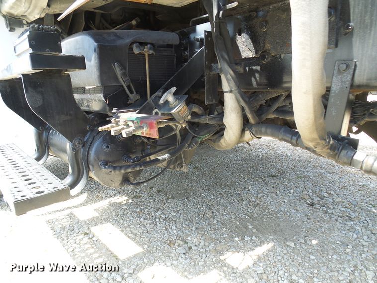 image for item DG2115 2007 Freightliner Business Class M2  roll off container truck