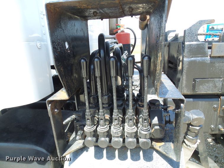 image for item DG2115 2007 Freightliner Business Class M2  roll off container truck