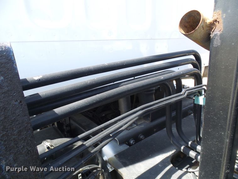 image for item DG2115 2007 Freightliner Business Class M2  roll off container truck