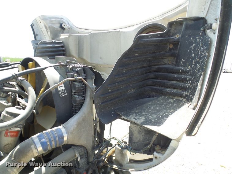 image for item DG2115 2007 Freightliner Business Class M2  roll off container truck