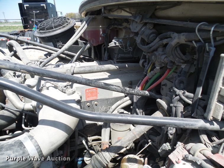 image for item DG2115 2007 Freightliner Business Class M2  roll off container truck