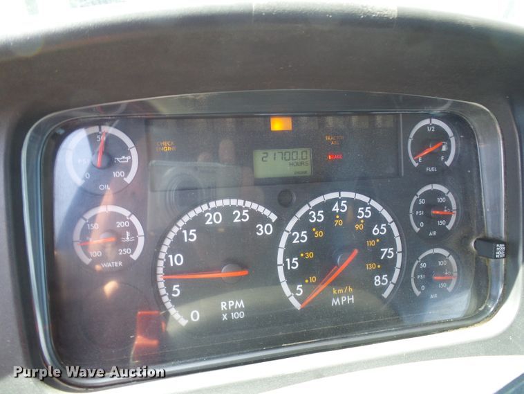 image for item DG2115 2007 Freightliner Business Class M2  roll off container truck