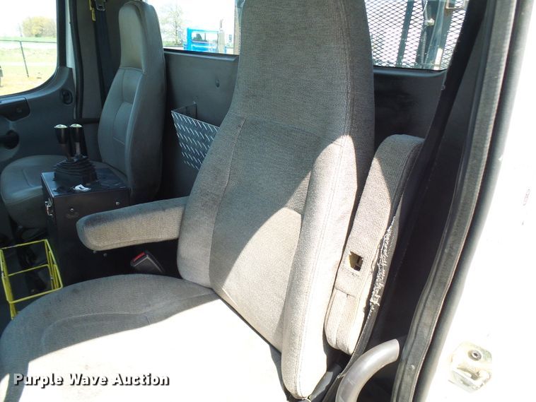 image for item DG2115 2007 Freightliner Business Class M2  roll off container truck