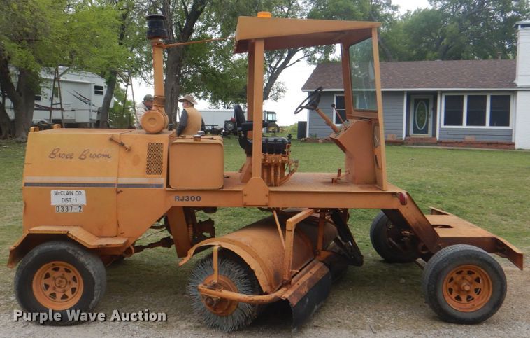 image for item DH5492 1997 Broce RJ300  broom