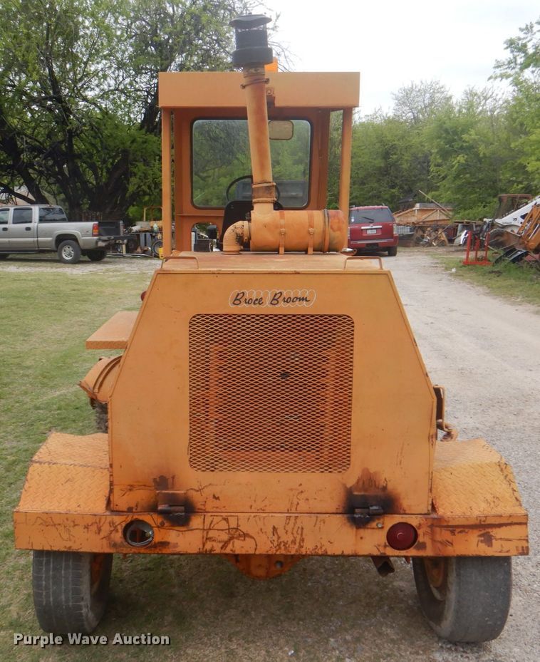 image for item DH5492 1997 Broce RJ300  broom