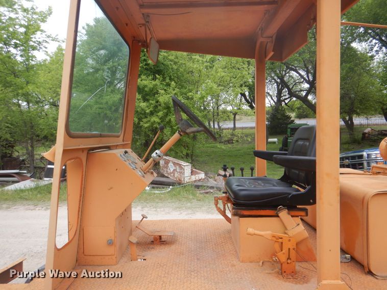 image for item DH5492 1997 Broce RJ300  broom