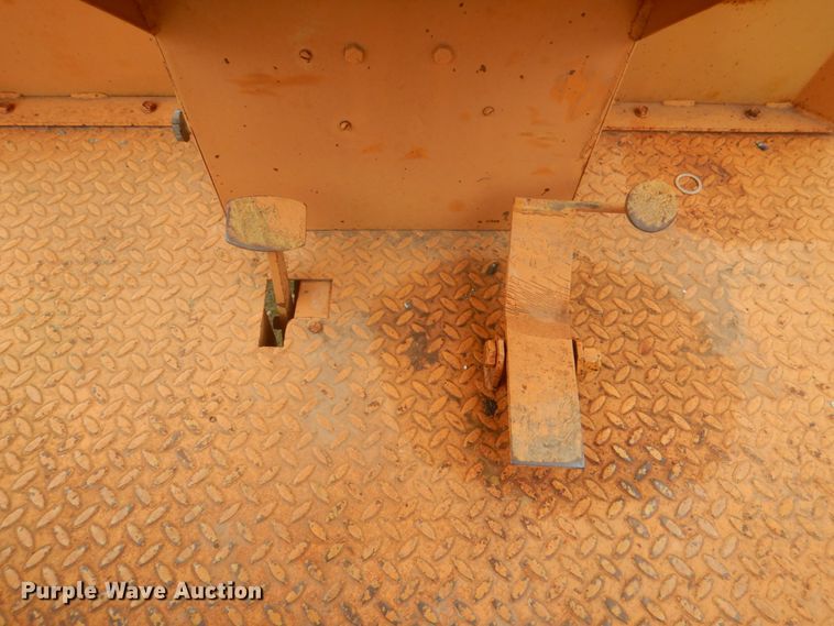 image for item DH5492 1997 Broce RJ300  broom