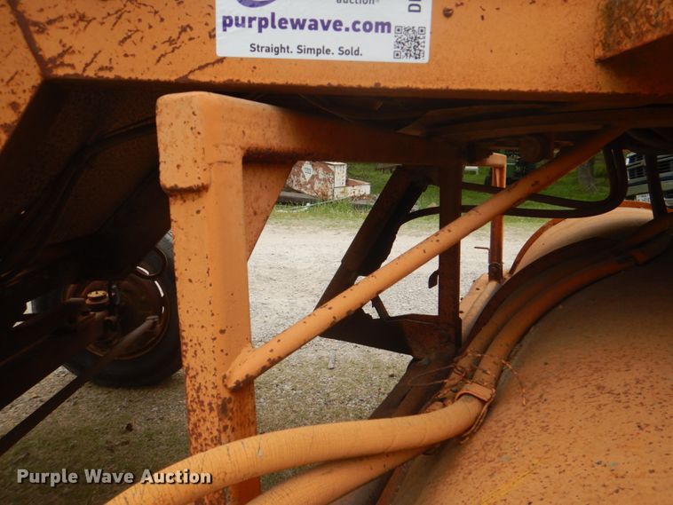 image for item DH5492 1997 Broce RJ300  broom