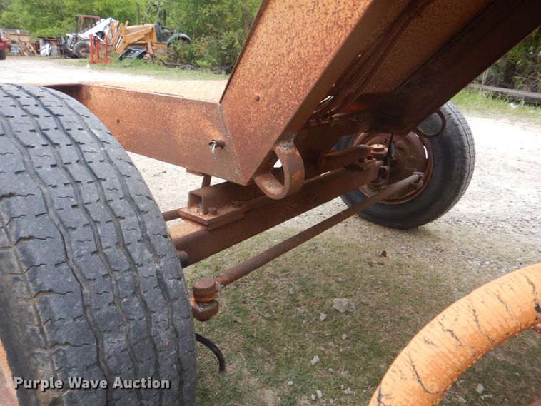 image for item DH5492 1997 Broce RJ300  broom