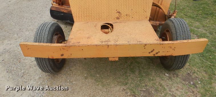 image for item DH5492 1997 Broce RJ300  broom