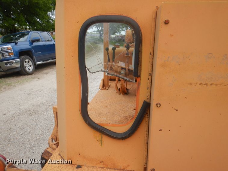 image for item DH5492 1997 Broce RJ300  broom