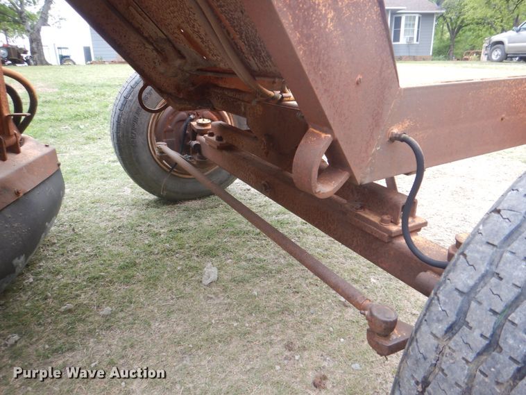 image for item DH5492 1997 Broce RJ300  broom