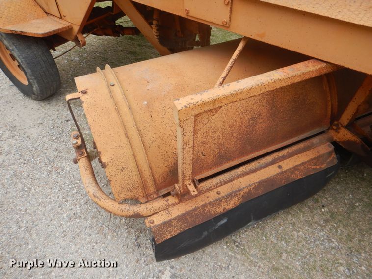 image for item DH5492 1997 Broce RJ300  broom