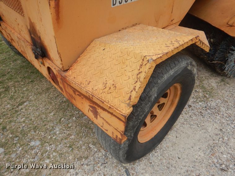 image for item DH5492 1997 Broce RJ300  broom