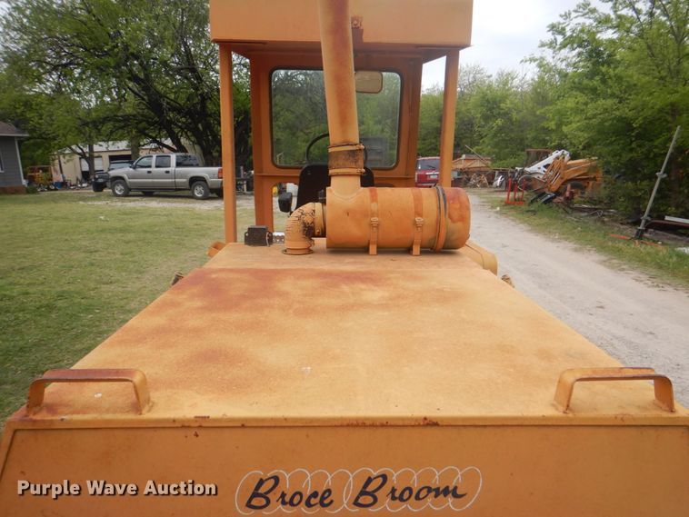 image for item DH5492 1997 Broce RJ300  broom