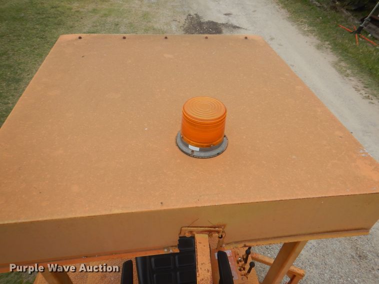 image for item DH5492 1997 Broce RJ300  broom