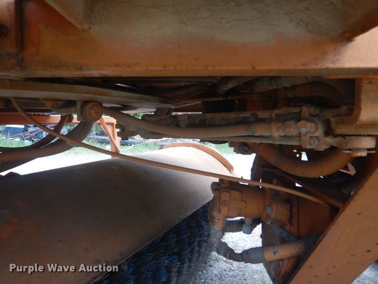 image for item DH5492 1997 Broce RJ300  broom