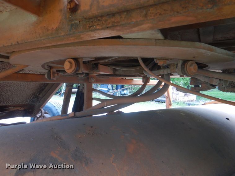 image for item DH5492 1997 Broce RJ300  broom