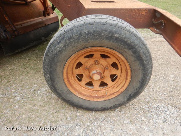 image for item DH5492 1997 Broce RJ300  broom