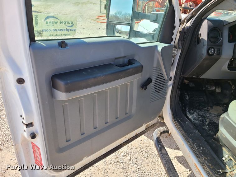 image for item DH5849 2012 Ford F550 Super Duty  flatbed truck