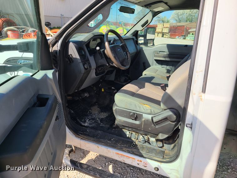 image for item DH5849 2012 Ford F550 Super Duty  flatbed truck