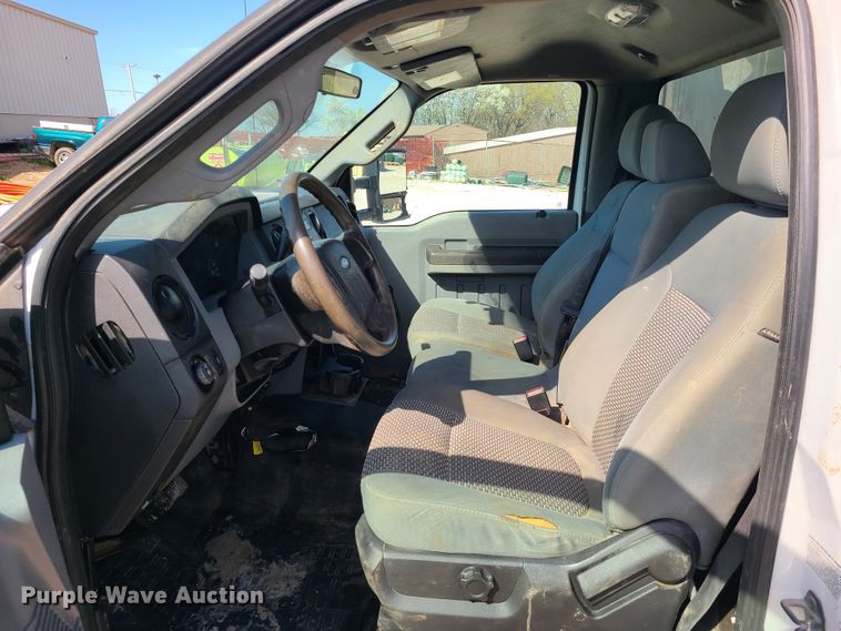 image for item DH5849 2012 Ford F550 Super Duty  flatbed truck