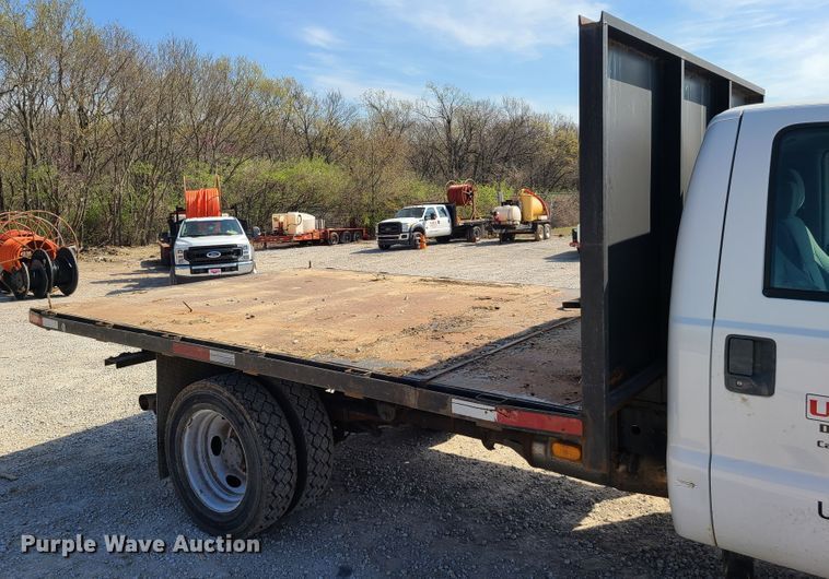 image for item DH5849 2012 Ford F550 Super Duty  flatbed truck