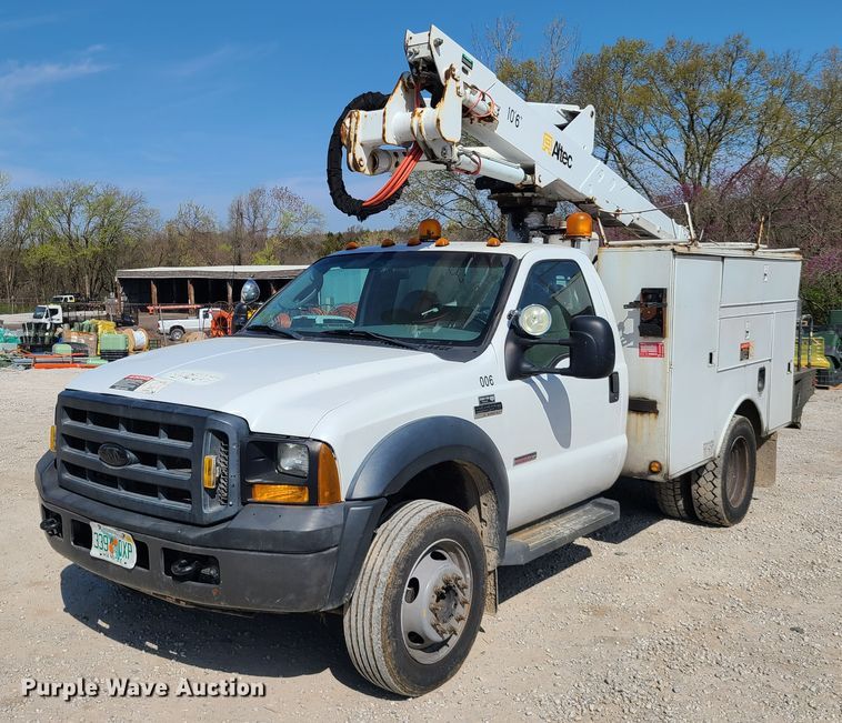 image for item DH5850 2006 Ford F550 Super Duty  bucket truck