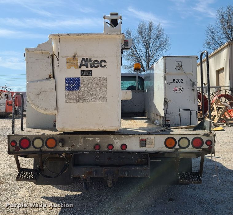 image for item DH5850 2006 Ford F550 Super Duty  bucket truck