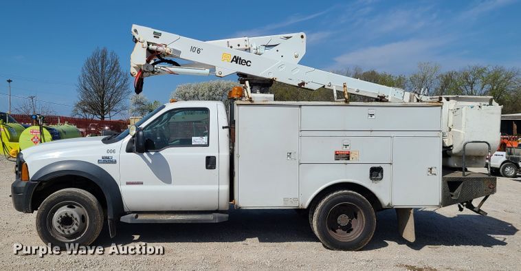 image for item DH5850 2006 Ford F550 Super Duty  bucket truck