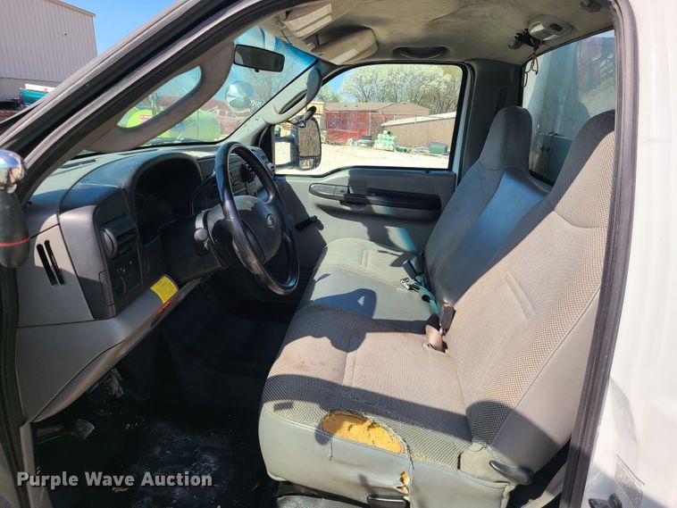 image for item DH5850 2006 Ford F550 Super Duty  bucket truck