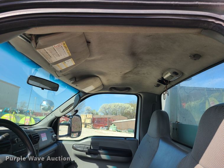 image for item DH5850 2006 Ford F550 Super Duty  bucket truck