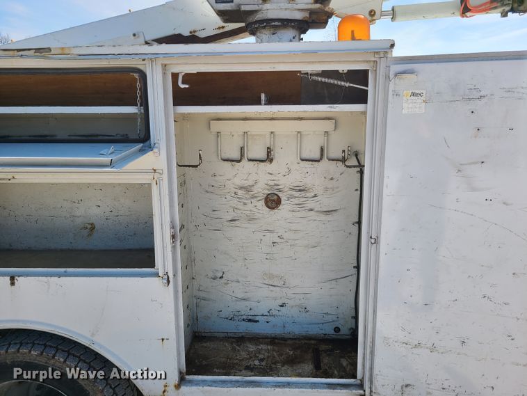 image for item DH5850 2006 Ford F550 Super Duty  bucket truck