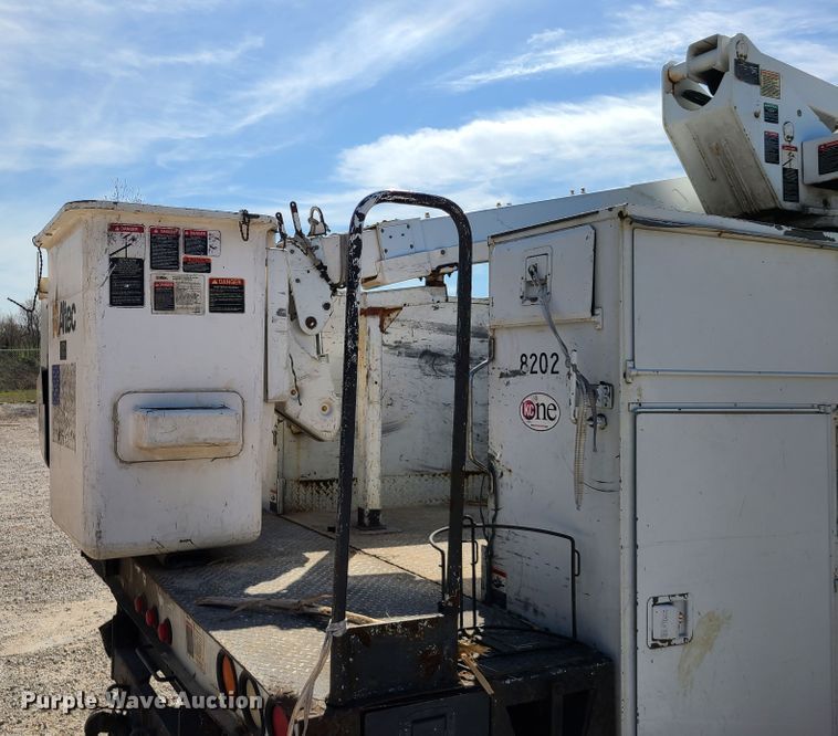 image for item DH5850 2006 Ford F550 Super Duty  bucket truck