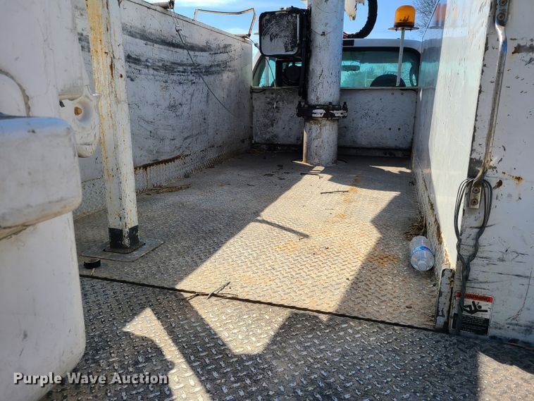 image for item DH5850 2006 Ford F550 Super Duty  bucket truck
