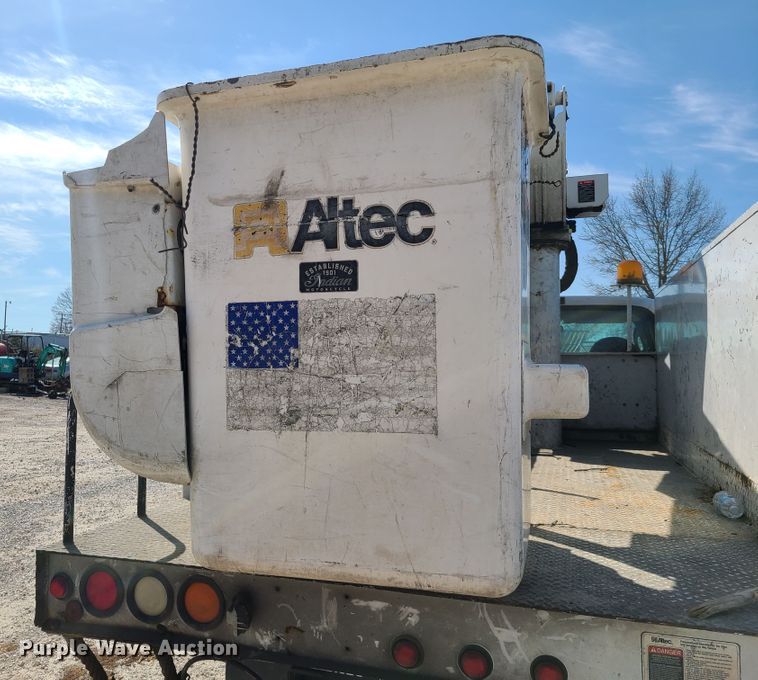 image for item DH5850 2006 Ford F550 Super Duty  bucket truck