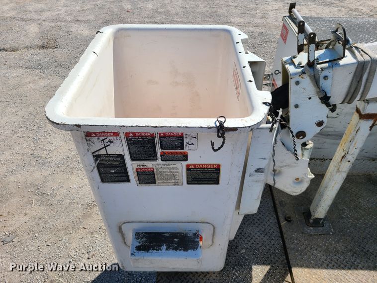 image for item DH5850 2006 Ford F550 Super Duty  bucket truck