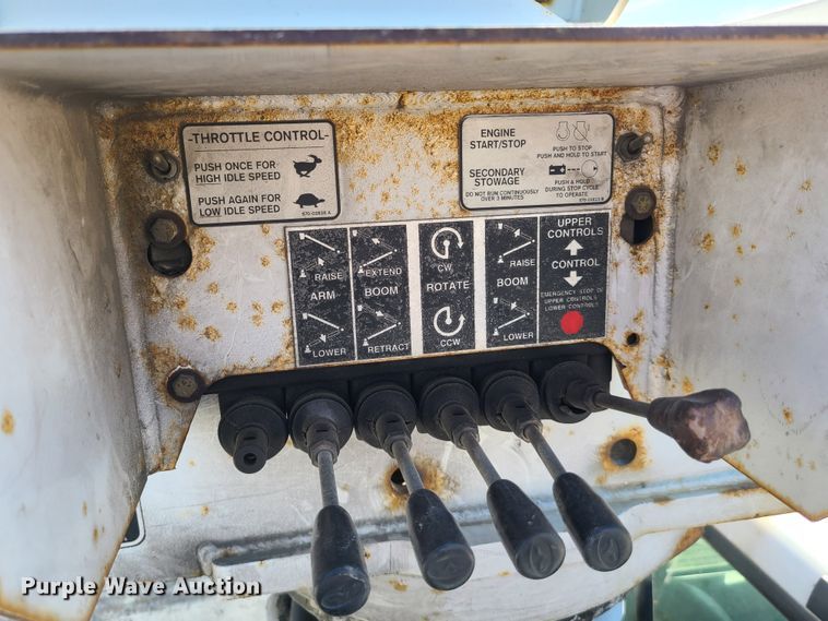 image for item DH5850 2006 Ford F550 Super Duty  bucket truck