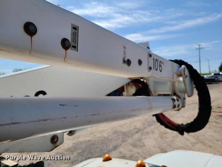 image for item DH5850 2006 Ford F550 Super Duty  bucket truck