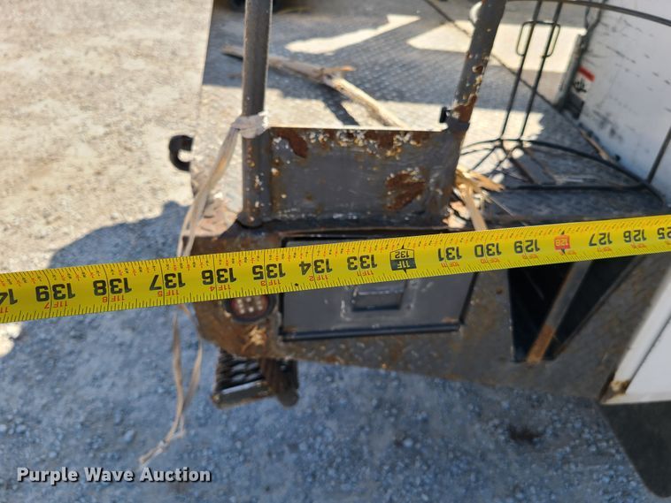 image for item DH5850 2006 Ford F550 Super Duty  bucket truck