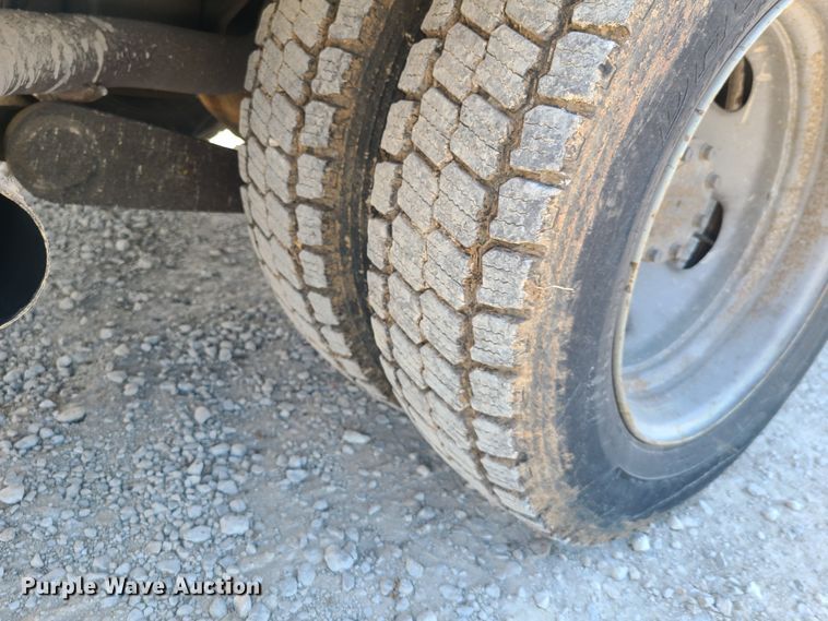 image for item DH5850 2006 Ford F550 Super Duty  bucket truck